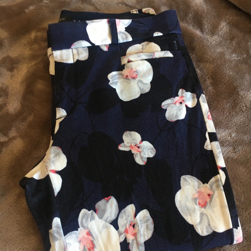 Banana Republic Size 4 Floral Blue Pants